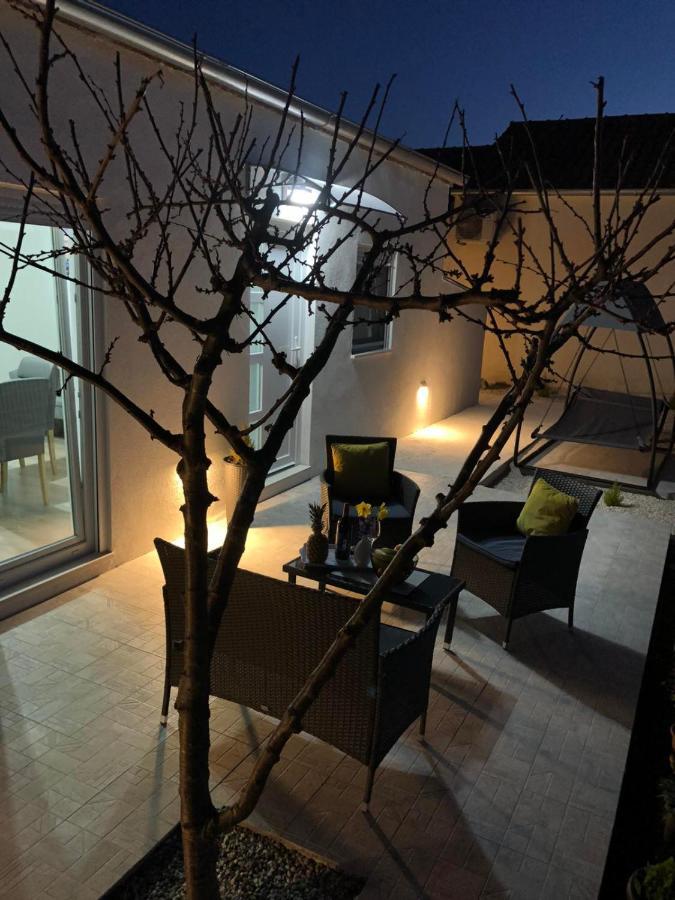 Apartman Ana Apartment Crno Exterior photo